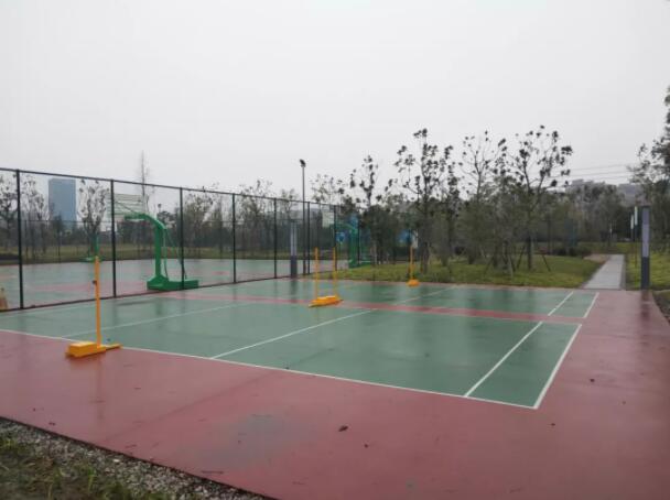 城市主題公園網球場、籃球場