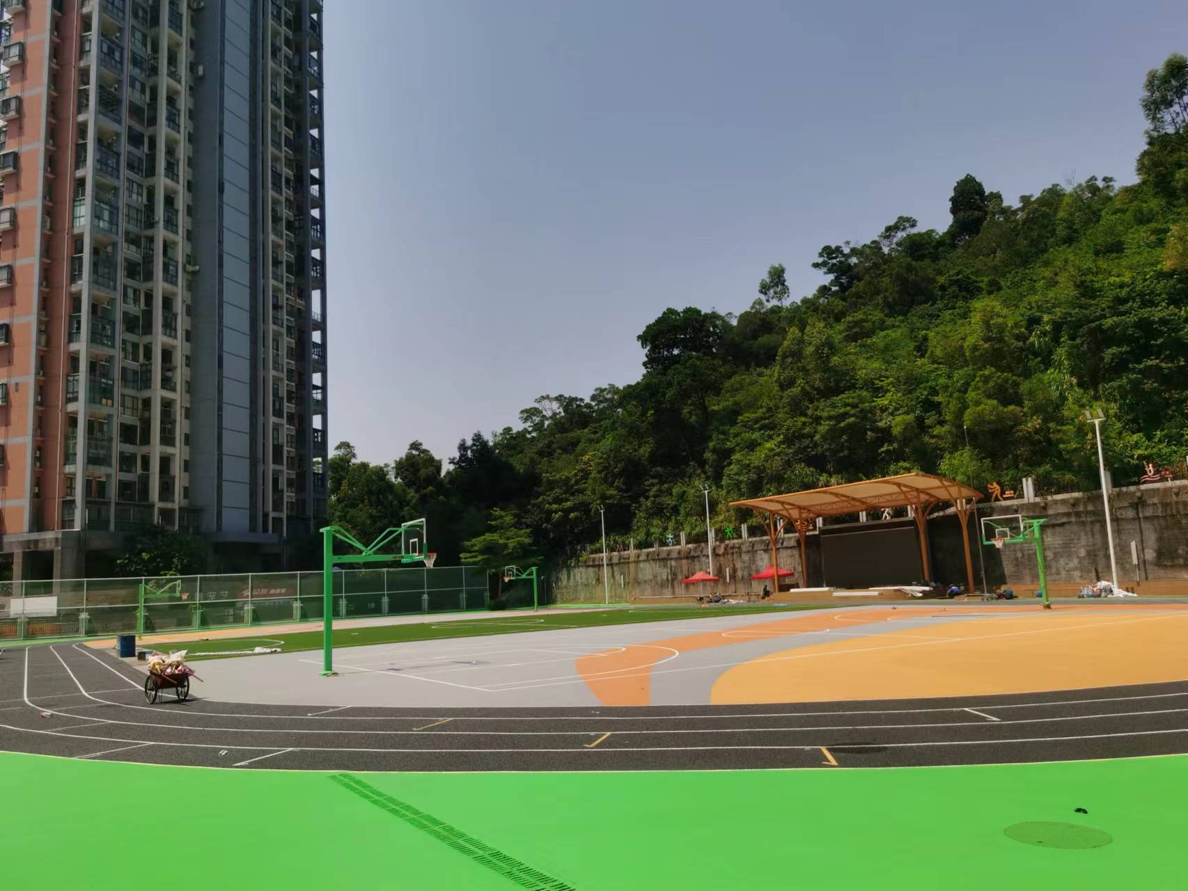 深圳市仙桐小學(xué)運動場施工