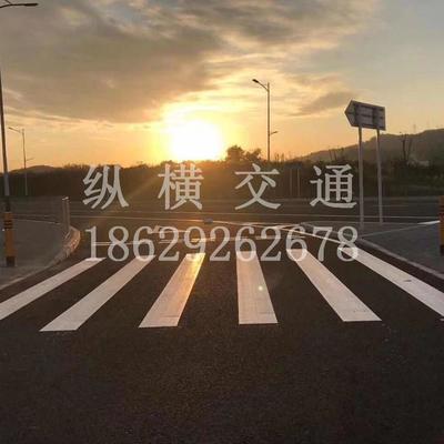 西安道路煥新 水除線精準(zhǔn)清除標(biāo)線，縱橫交通守護(hù)夜間行車安全